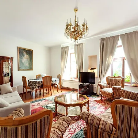 Classic Old Town Apartment Next To The Gates Of Dawn Vilnius Exterior photo