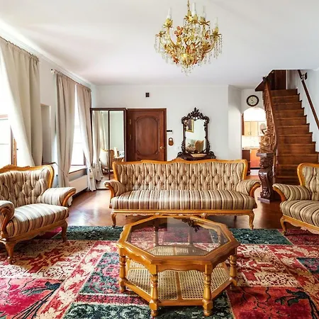 Classic Old Town Apartment Next To The Gates Of Dawn Vilnius Exterior photo